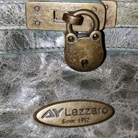 Beautiful Green Bag - Picture 4 of 12